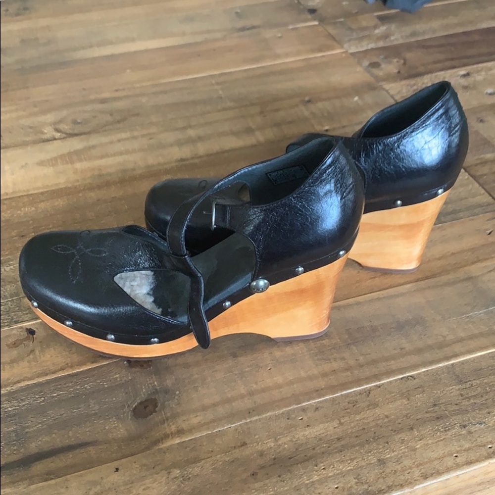 EUC UGG Clog Heel